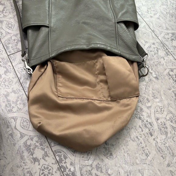 Coach | Park Leather Hobo Bag - Green Pebble Leather - Picture 5 of 10